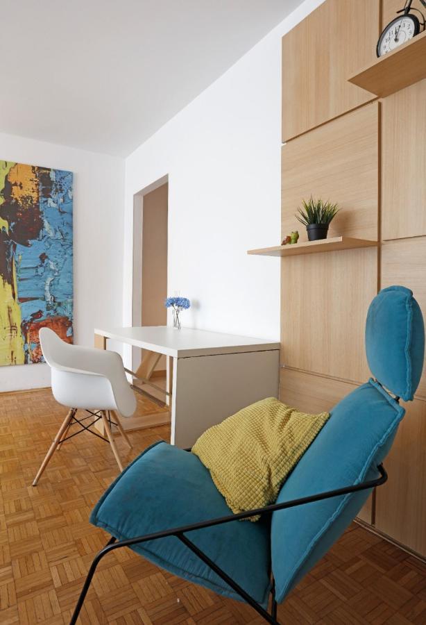 Lovely 2 Bedroom Near Old Town Apartament