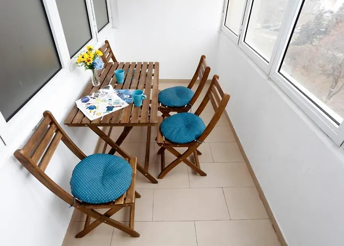 Lovely 2 Bedroom Apartment Near Old Town