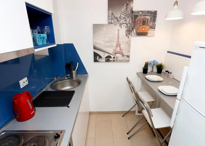 Lovely 2 Bedroom Apartment Near Old Town