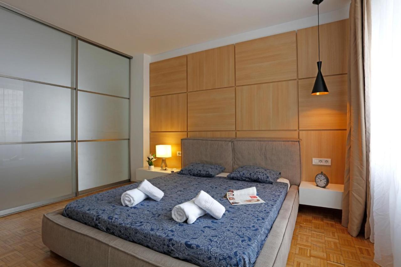 Appartamento Lovely 2 Bedroom Near Old Town Bucarest