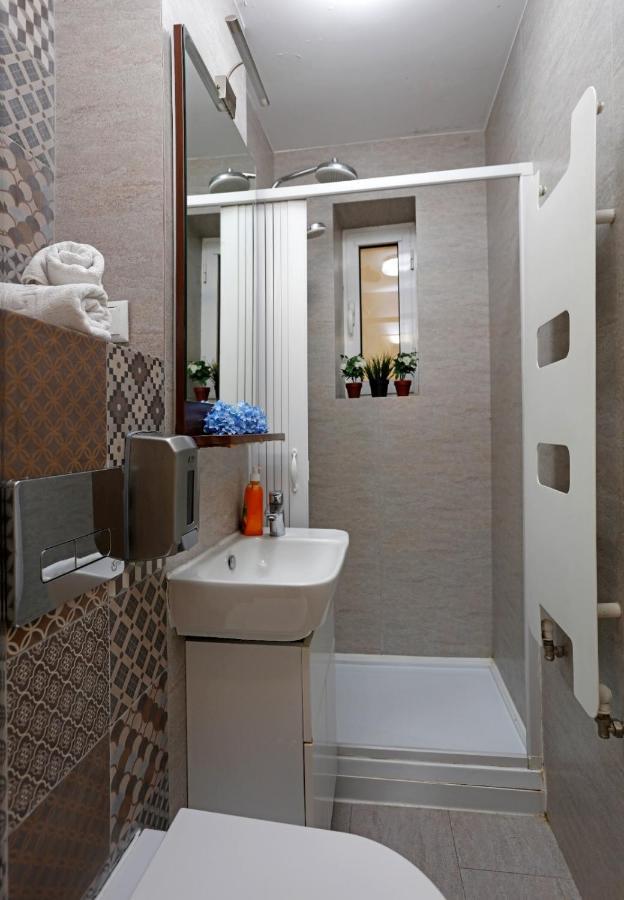 Lovely 2 Bedroom Near Old Town Bucarest