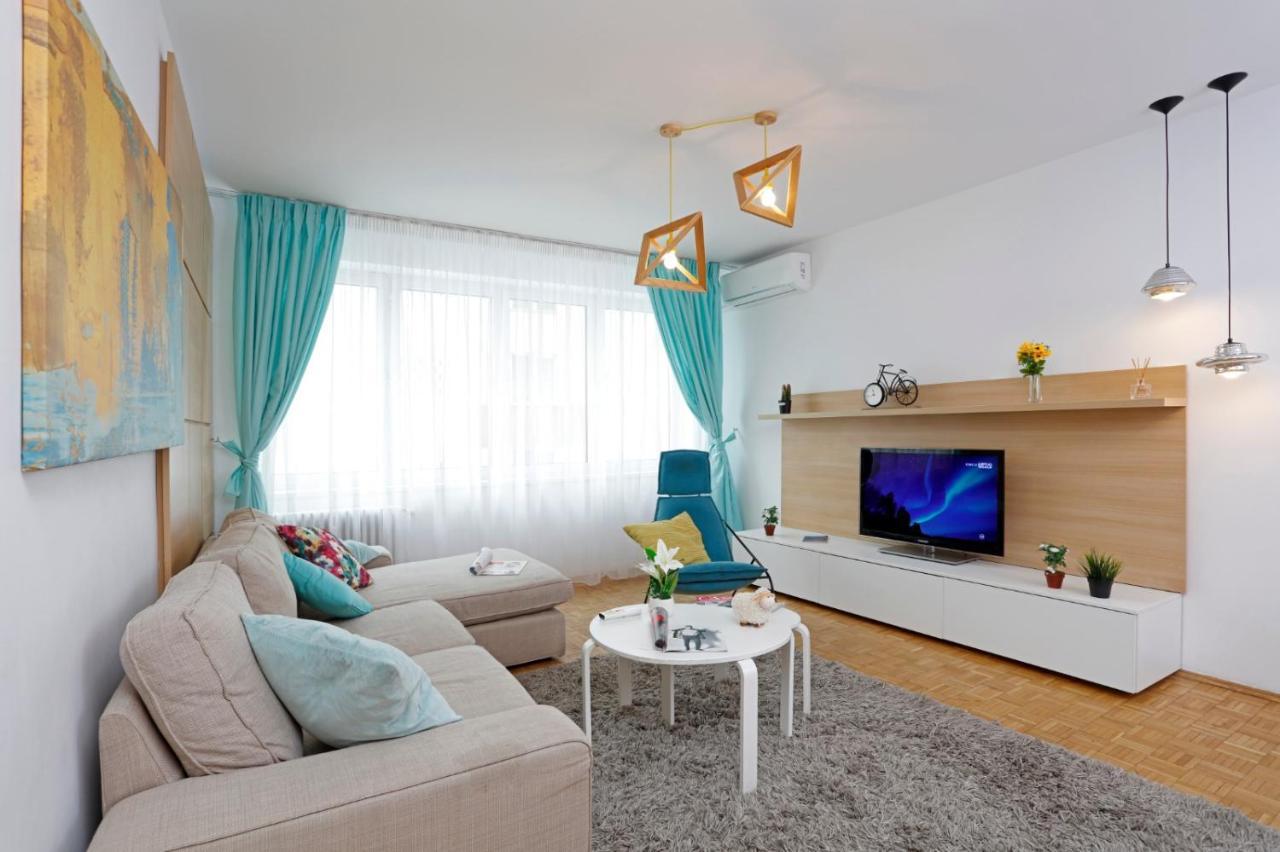 Appartamento Lovely 2 Bedroom Near Old Town Bucarest